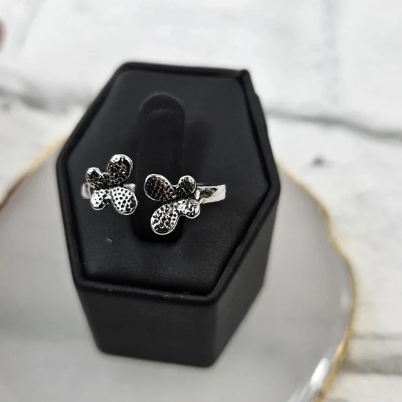 Butterfly Hugs Adjustable Fashion Ring A8 - Picture 4 of 5